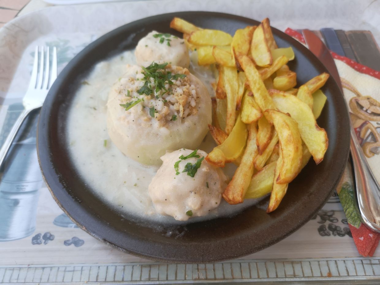 Töltött karalábé