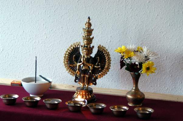 Avalókitésvara szobra a Maitréja házban