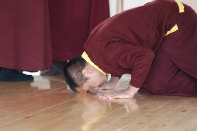 Leborulás a Maitréja házban