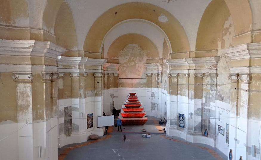 Méry Beáta installációja a révkomáromi LIMES Galériában