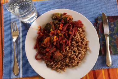 Céklás zöldségragu