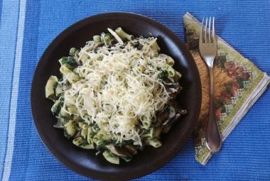 Spenótos-gombás tészta